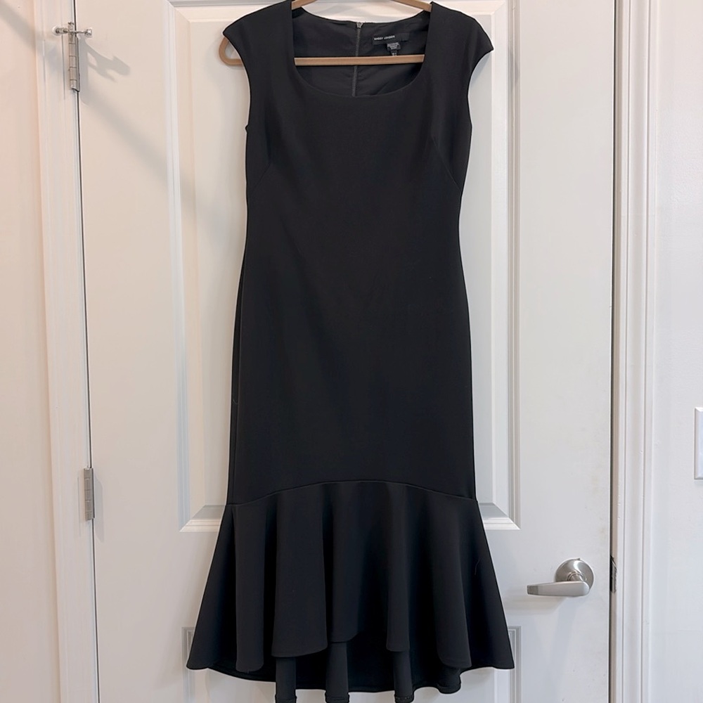 Maggie London, midi elegant black dress cap sleeve size 4